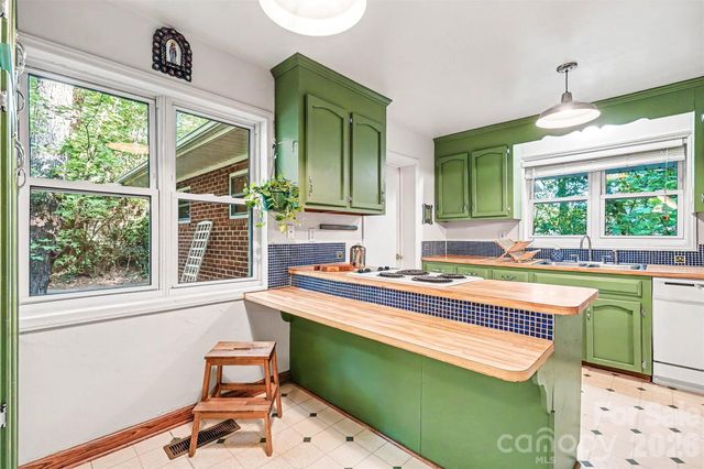 812 Saint Michaels Lane, Gastonia, NC 28052