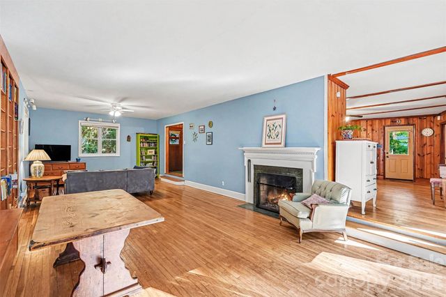 812 Saint Michaels Lane, Gastonia, NC 28052