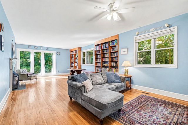 812 Saint Michaels Lane, Gastonia, NC 28052