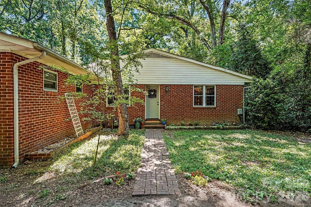 812 Saint Michaels Lane, Gastonia, NC 28052