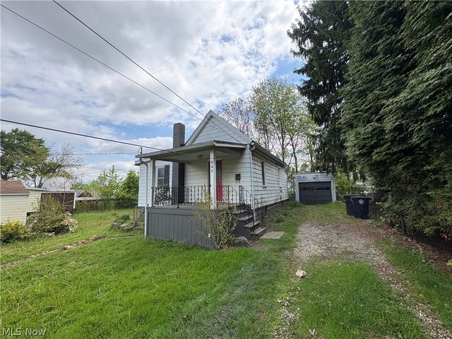 945 Davis Street, Akron, OH 44310