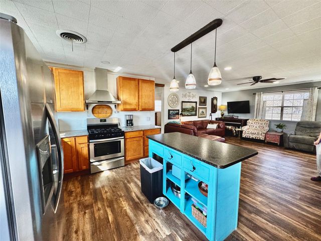 302 E Castlewood DR, Granite Shoals, TX 78654