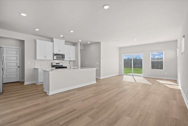 687 Cozy Bluff Road, Spartanburg, SC 29301