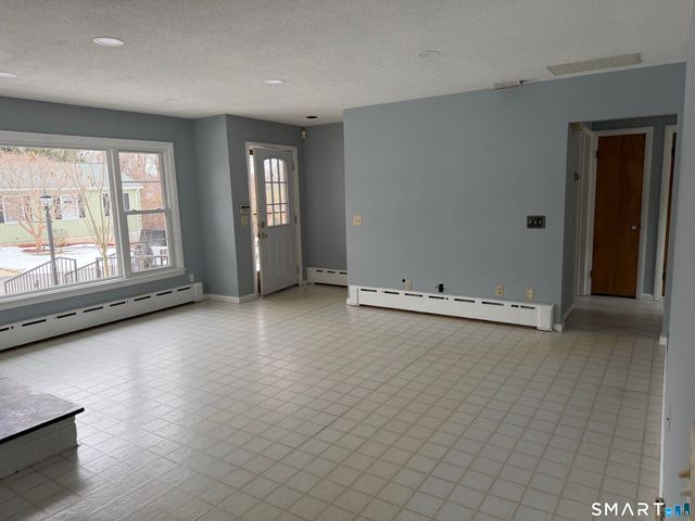 8 Reichelt Terrace, Ansonia, CT 06401