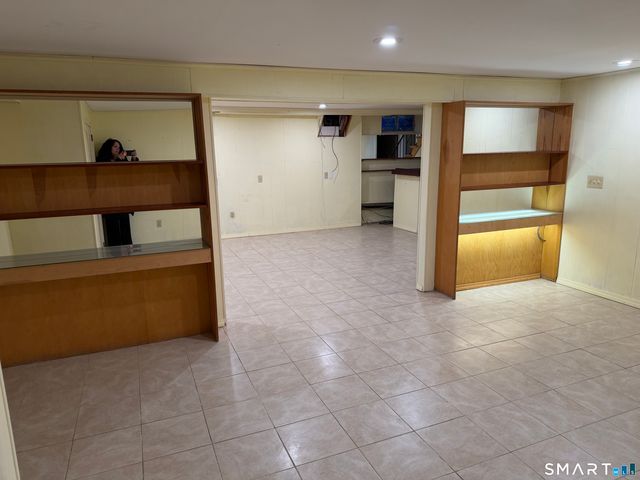 8 Reichelt Terrace, Ansonia, CT 06401