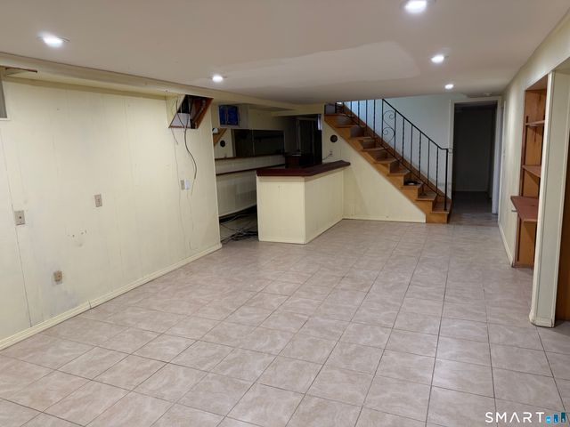 8 Reichelt Terrace, Ansonia, CT 06401