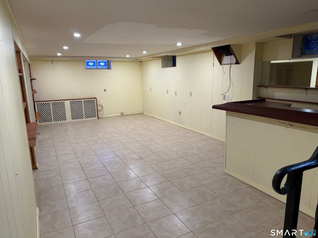 8 Reichelt Terrace, Ansonia, CT 06401