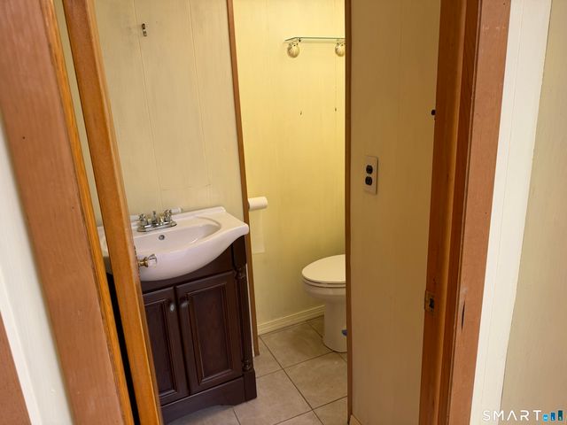 8 Reichelt Terrace, Ansonia, CT 06401