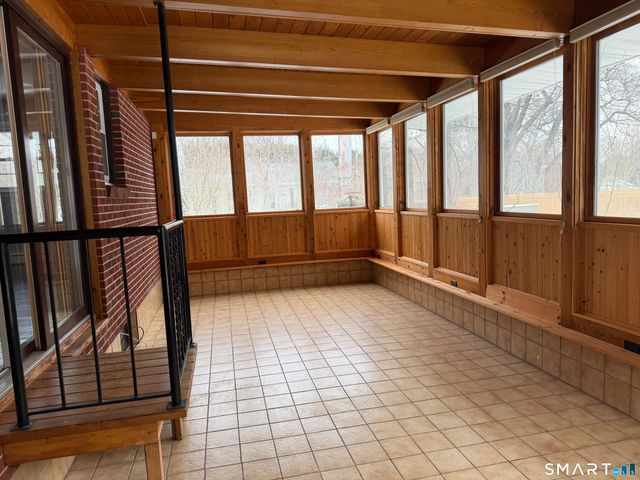 8 Reichelt Terrace, Ansonia, CT 06401