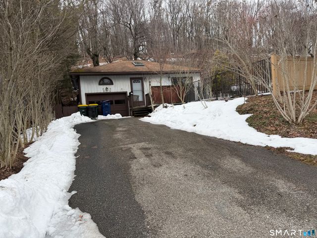 8 Reichelt Terrace, Ansonia, CT 06401