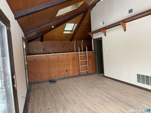 8 Reichelt Terrace, Ansonia, CT 06401