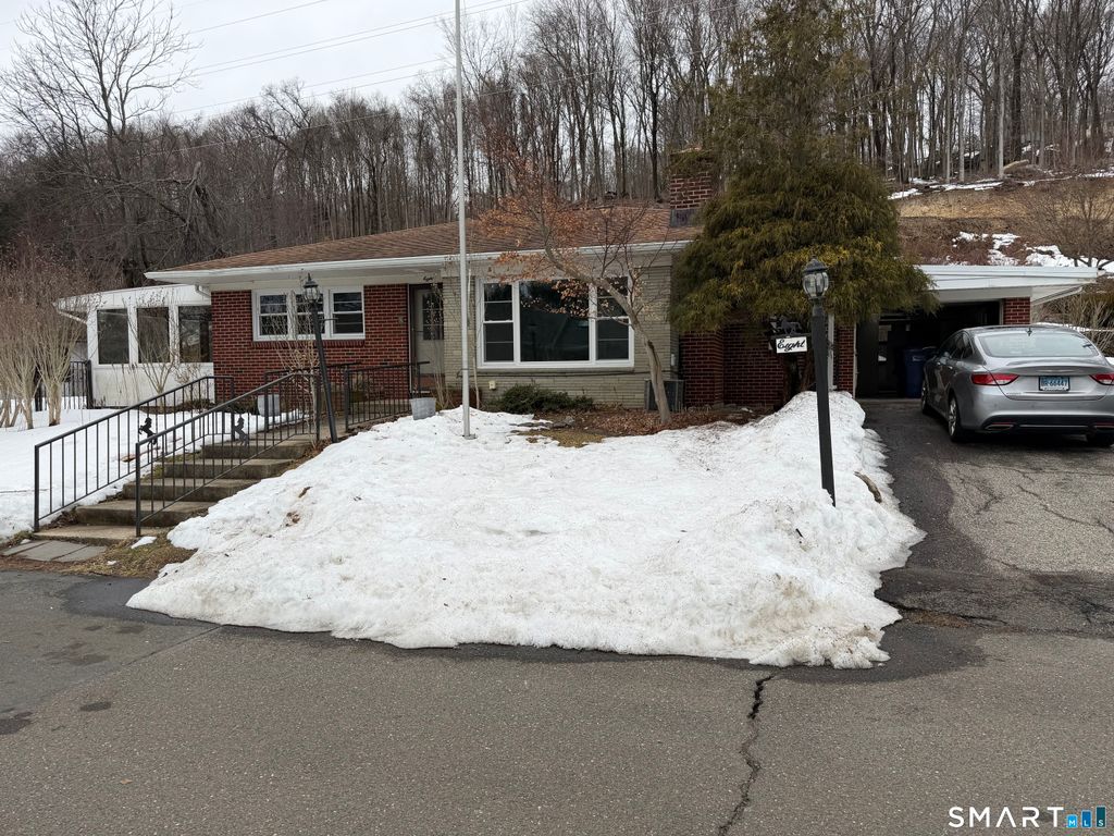 8 Reichelt Terrace, Ansonia, CT 06401