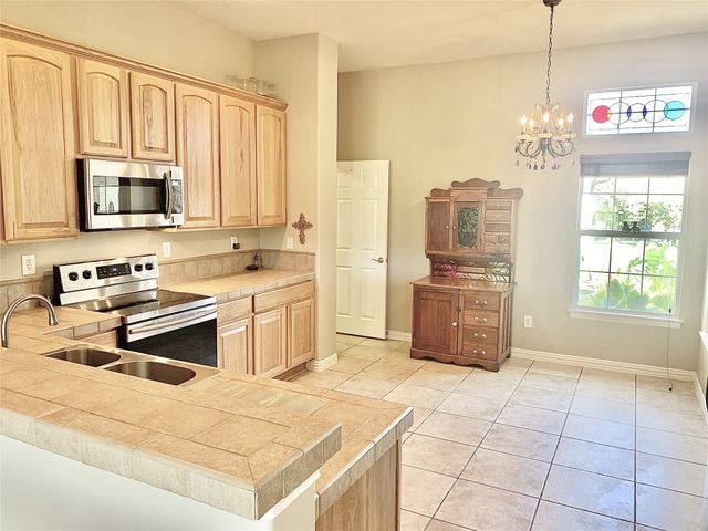 9400 Orangewood Trail, Denton, TX 76207