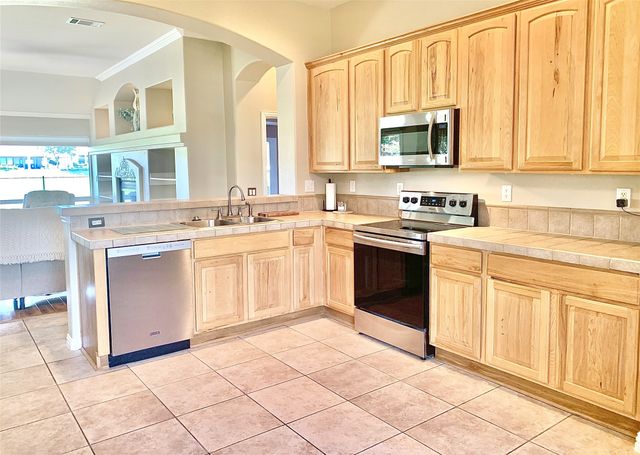 9400 Orangewood Trail, Denton, TX 76207
