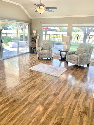 9400 Orangewood Trail, Denton, TX 76207