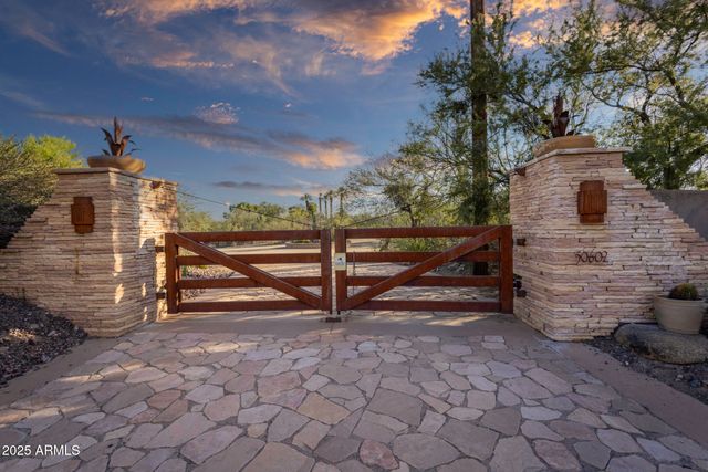 50602 N US Hwy 60 Avenue, Wickenburg, AZ 85390