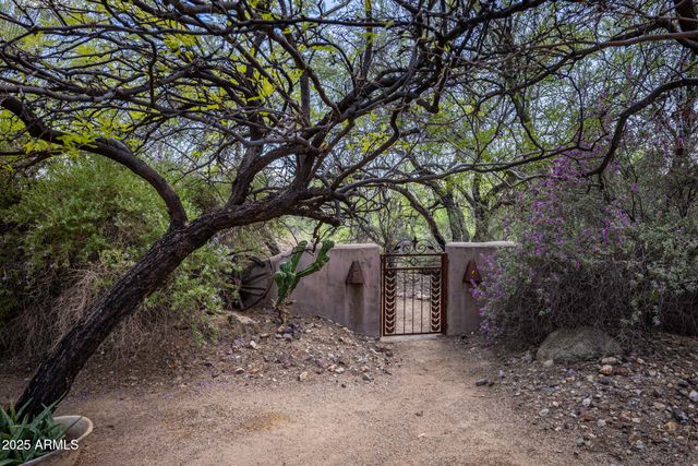 50602 N US Hwy 60 Avenue, Wickenburg, AZ 85390