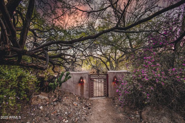 50602 N US Hwy 60 Avenue, Wickenburg, AZ 85390