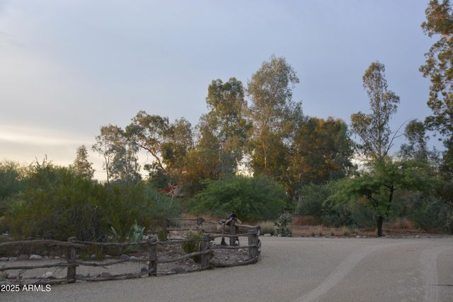 50602 N US Hwy 60 Avenue, Wickenburg, AZ 85390