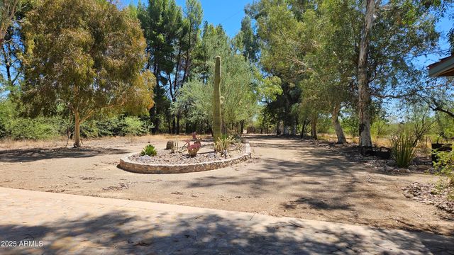 50602 N US Hwy 60 Avenue, Wickenburg, AZ 85390