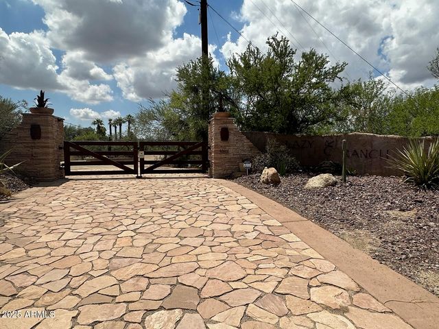 50602 N US Hwy 60 Avenue, Wickenburg, AZ 85390