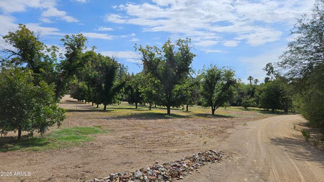 50602 N US Hwy 60 Avenue, Wickenburg, AZ 85390