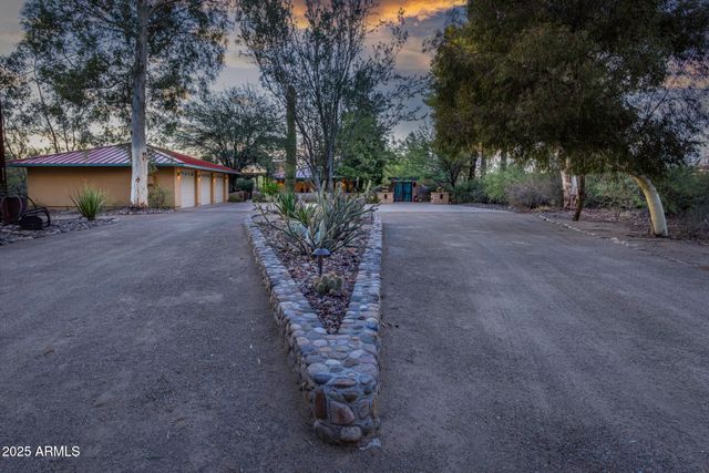 50602 N US Hwy 60 Avenue, Wickenburg, AZ 85390