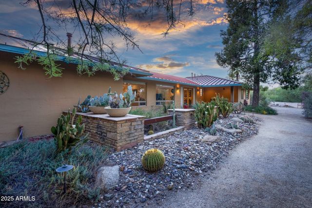 50602 N US Hwy 60 Avenue, Wickenburg, AZ 85390