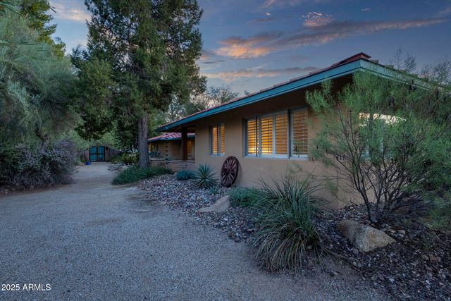 50602 N US Hwy 60 Avenue, Wickenburg, AZ 85390