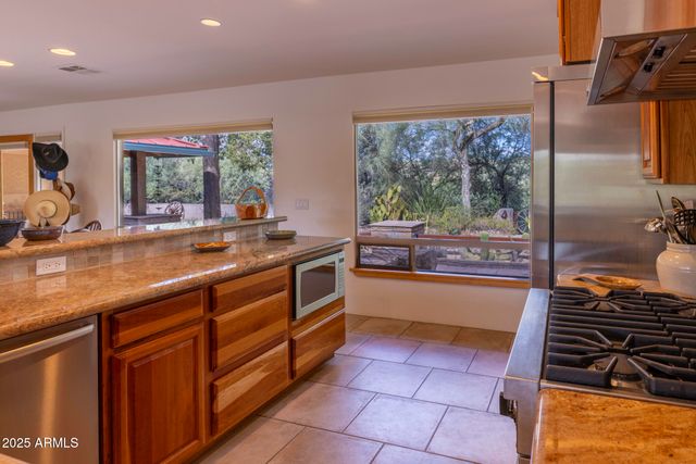 50602 N US Hwy 60 Avenue, Wickenburg, AZ 85390