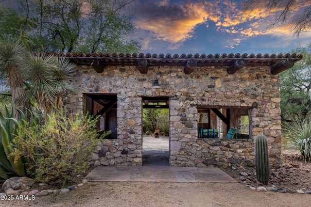 50602 N US Hwy 60 Avenue, Wickenburg, AZ 85390