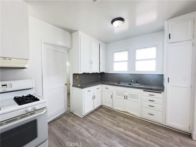 335 W Hillcrest Boulevard, Inglewood, CA 90301