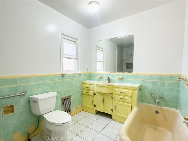 335 W Hillcrest Boulevard, Inglewood, CA 90301
