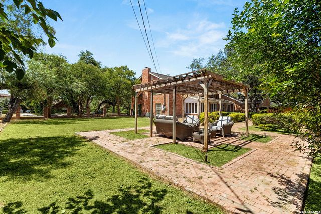 107 CAS HILLS DR, Castle Hills, TX 78213