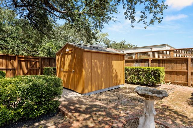 107 CAS HILLS DR, Castle Hills, TX 78213
