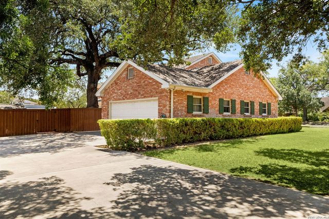 107 CAS HILLS DR, Castle Hills, TX 78213