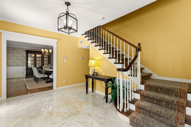 107 CAS HILLS DR, Castle Hills, TX 78213