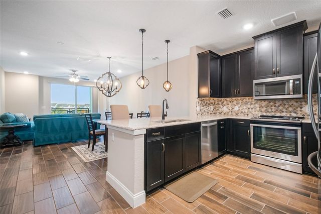 7573 LAUREATE BOULEVARD 1-305, Orlando, FL 32827