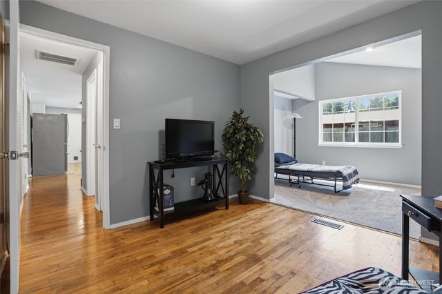 3220 SE Azalea Avenue, Port Orchard, WA 98366