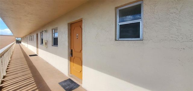 5100 SW 90th Avenue 406, Cooper City, FL 33328