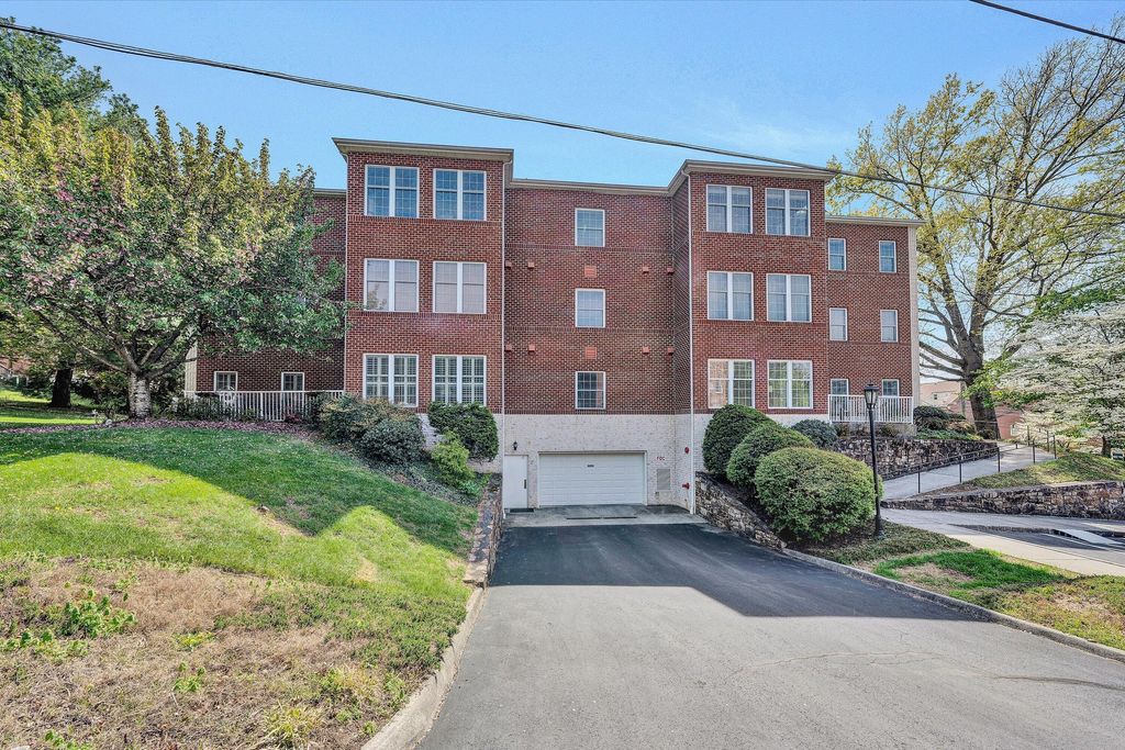 2208 Jefferson St SE Apt 210, Roanoke, VA 24014