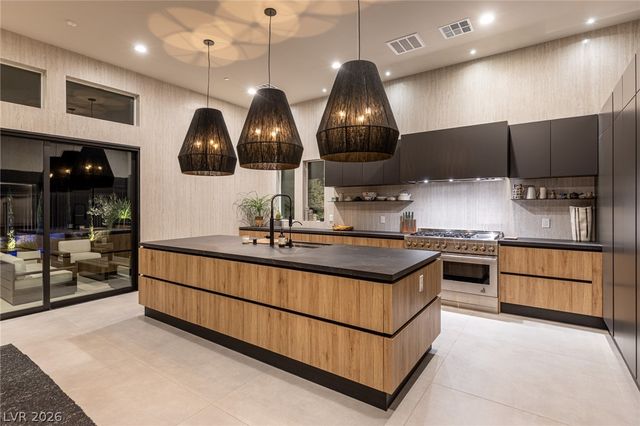 5216 Fading Sunset Drive, Las Vegas, NV 89135