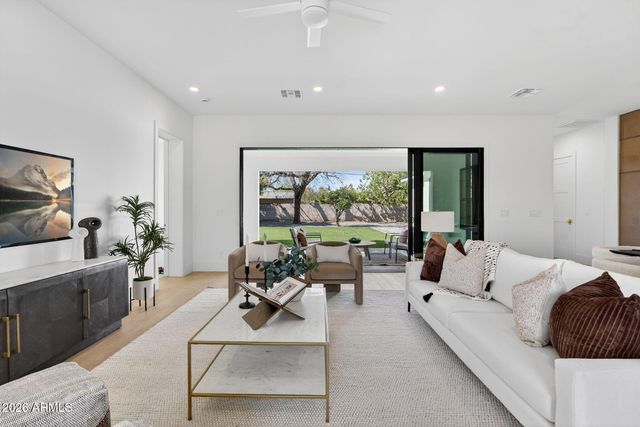 6818 N 13TH Street, Phoenix, AZ 85014