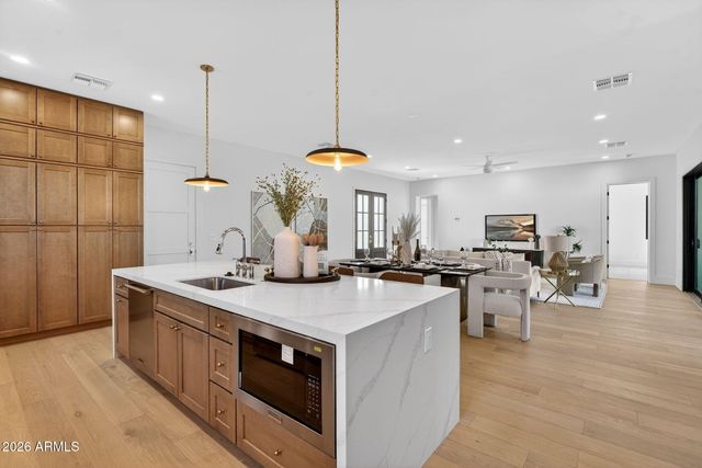 6818 N 13TH Street, Phoenix, AZ 85014