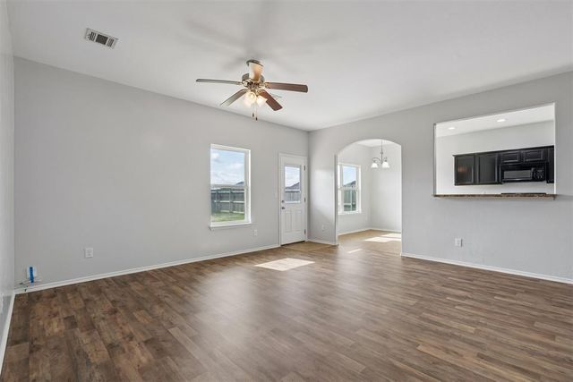 2812 Sunberry Way, Yukon, OK 73099