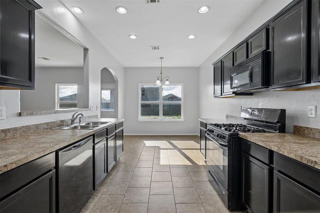 2812 Sunberry Way, Yukon, OK 73099