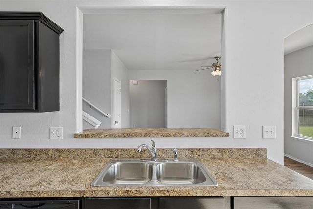 2812 Sunberry Way, Yukon, OK 73099