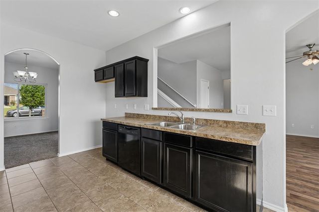 2812 Sunberry Way, Yukon, OK 73099