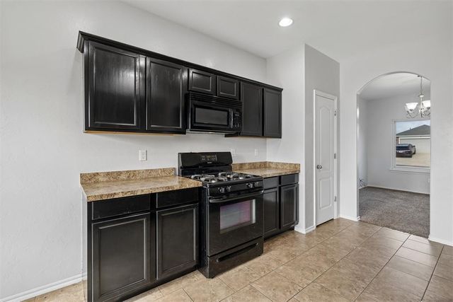 2812 Sunberry Way, Yukon, OK 73099