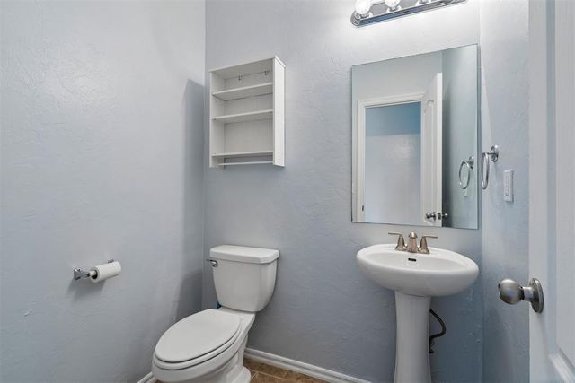 2812 Sunberry Way, Yukon, OK 73099